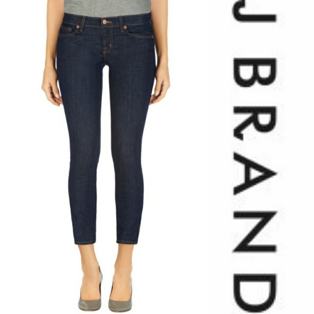 J Brand 835 Mid-rise Capri Jeans in Pure